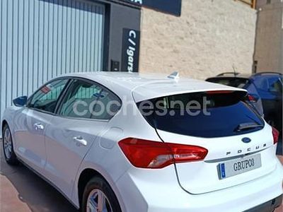 Usado Ford Focus Trend 95 CV (69 kW) 2020 Blanco Berlina
