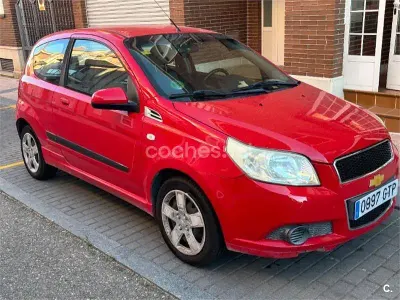 Usado Chevrolet Aveo LS 84 CV (61 kW) 2010 Rojo Berlina