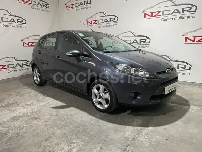 Usado Ford Fiesta Trend 68 CV (50 kW) 2009 Gris / plata Berlina