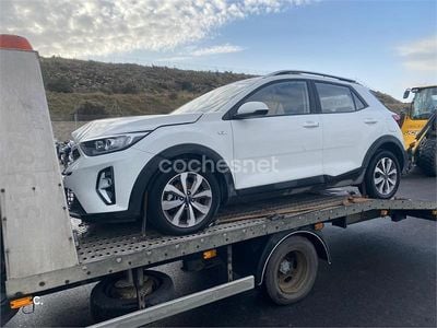 Usado Kia Stonic 100 CV (73 kW) 2023 Blanco SUV