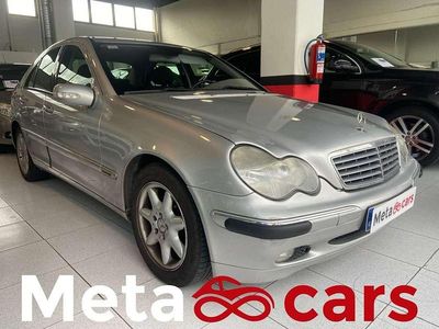 Gris / plata Usado 2004 Mercedes C270 Elegance Berlina | 7990 €