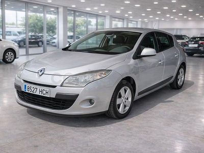 Usado Renault Mégane Dynamique 110 CV (80 kW) 2011 Gris / plata Berlina