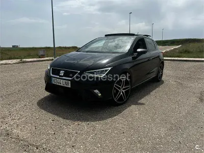 Usado Seat Ibiza FR 110 CV (80 kW) 2021 Negro Utilitario