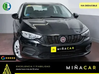 Usado Fiat Tipo Easy 120 CV (88 kW) 2018 Negro Berlina
