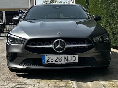Usado Mercedes CLA200 Shooting Brake 150 CV (110 kW) 2021 Gris / plata Familiar