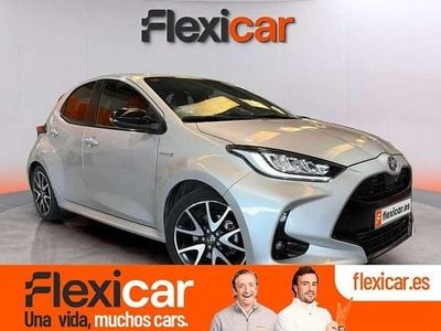 Usado Toyota Yaris Hybrid Style 116 CV (85 kW) 2021 Gris Utilitario