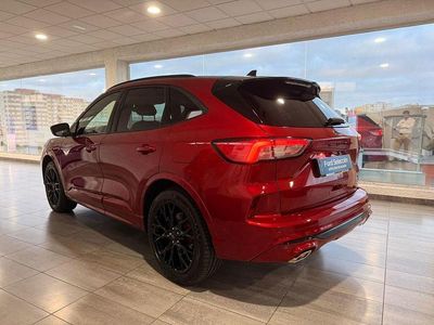 Rojo Usado 2023 Ford Kuga ST-Line X SUV | 31.995 € (Caro)