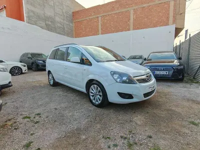 Używany Opel Zafira Family 125 KM (91 kW) 2014 Biały Minivan