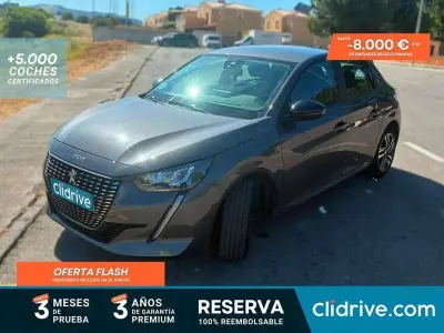 Usado Peugeot 208 Active 102 CV (75 kW) 2023 Gris Utilitario