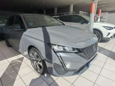 Usado Peugeot 308 Allure 131 CV (96 kW) 2024 Gris Berlina