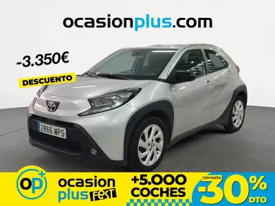 Begagnad Toyota Aygo X Play 72 HK (52 kW) 2024 Grå SUV