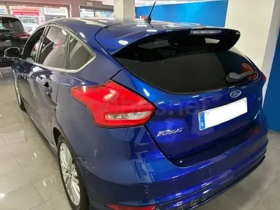 Usado Ford Focus Sport 125 CV (91 kW) 2016 Azul Berlina