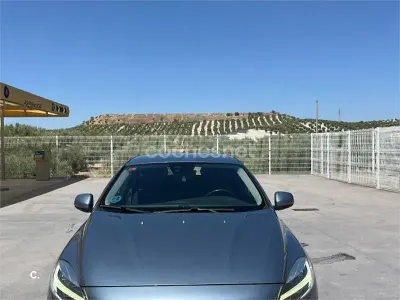 Usado Volvo V40 Momentum 120 CV (88 kW) 2016 Azul Berlina