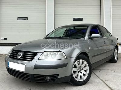 Gris / plata Usado 2004 VW Passat Advance Berlina | 2900 € (Precio justo)