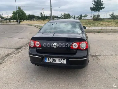 Usado VW Passat Advance 105 CV (77 kW) 2005 Negro Berlina