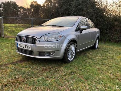 Gris / plata Usado 2007 Fiat Linea Emotion Berlina | 2700 € (Un poco caro)