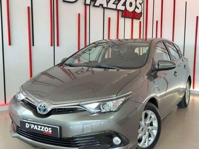 Usado Toyota Auris Hybrid Business Edition 136 CV (100 kW) 2017 Beige Utilitario