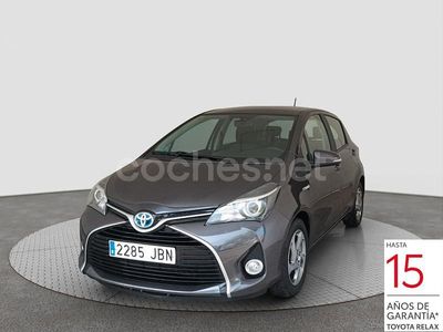 Gris / plata Usado 2014 Toyota Yaris Hybrid Active Berlina | 9990 € (Precio justo)