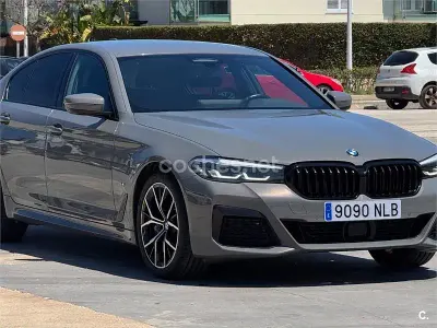 Usado BMW 530 M Sport 252 CV (185 kW) 2021 Gris / plata Berlina