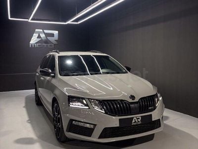 Usado Skoda Octavia RS 245 CV (180 kW) 2020 Gris / plata Familiar