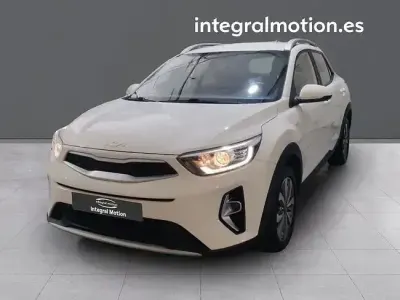 Usado Kia Stonic 100 CV (73 kW) 2022 Blanco SUV