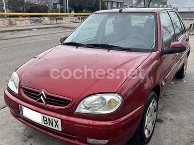 Usado Citroën Saxo Furio 58 CV (42 kW) 2001 Granate Utilitario