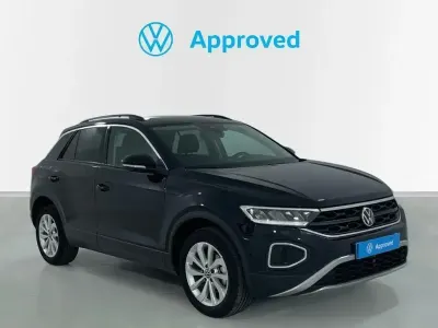 Usado VW T-Roc Life 110 CV (80 kW) 2024 Negro SUV