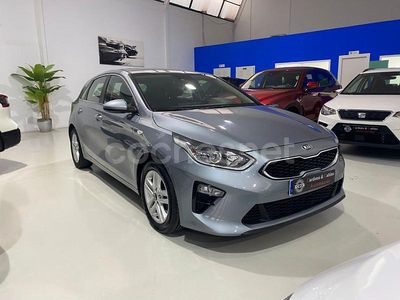 Azul Usado 2021 Kia Ceed Utilitario | 15.990 € (Un poco caro)