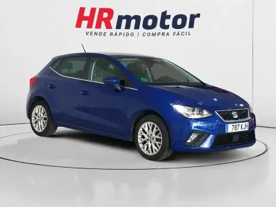 Usado Seat Ibiza Style 95 CV (69 kW) 2018 Azul Utilitario