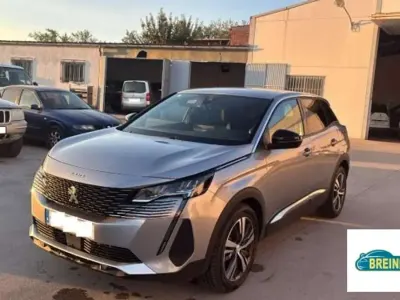Usado Peugeot e-3008 Allure 133 kW (181 CV) 2024 Gris SUV