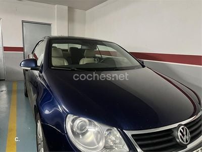 Usado VW Eos 140 CV (102 kW) 2007 Azul Descapotable