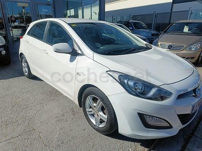 Usado Hyundai i30 90 CV (66 kW) 2013 Blanco Berlina