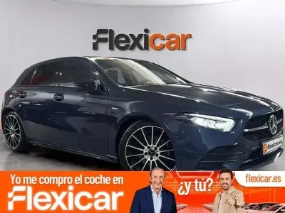 Usado Mercedes A180 116 CV (85 kW) 2022 Azul Berlina