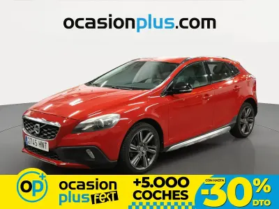 Begagnad Volvo V40 CC Summum 150 HK (110 kW) 2013 Röd Kombi
