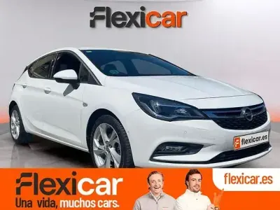 Usado Opel Astra Dynamic 125 CV (91 kW) 2018 Blanco Berlina