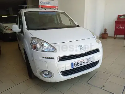 Usado Peugeot Partner Tepee Active 92 CV (67 kW) 2015 Blanco Monovolumen