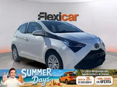 Usado Toyota Aygo X-play 72 CV (52 kW) 2021 Blanco Utilitario