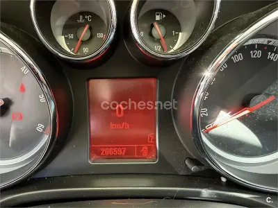 Usado Opel Insignia Edition 130 CV (95 kW) 2009 Gris / plata Berlina