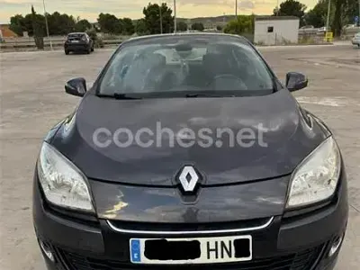Usado Renault Mégane III Dynamique 110 CV (80 kW) 2013 Negro Berlina