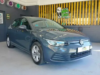 Usado VW Golf VIII 110 CV (80 kW) 2021 Gris / plata Berlina