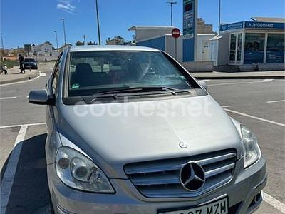 Mercedes B200