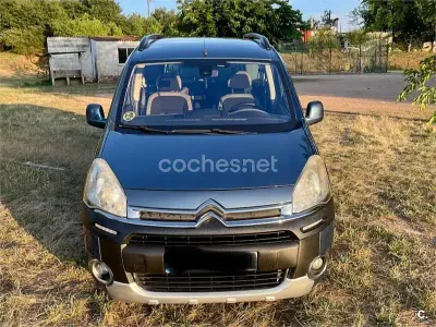 Usado Citroën Berlingo XTR 114 CV (83 kW) 2014 Azul Monovolumen