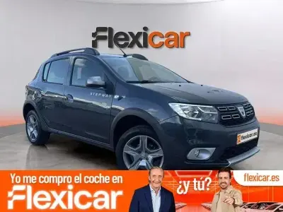 Usado Dacia Sandero Comfort 100 CV (73 kW) 2020 Gris Berlina