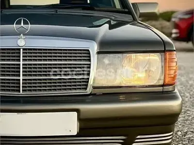 Usado Mercedes 190 109 CV (80 kW) 1992 Gris / plata Berlina