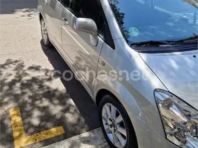 Usado Toyota Corolla Verso Sol 129 CV (94 kW) 2005 Gris / plata Monovolumen