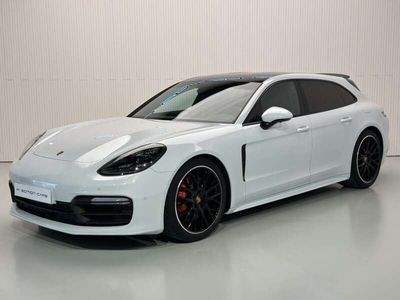 Porsche Panamera 4