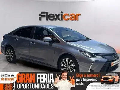 Usado Toyota Corolla Active 122 CV (89 kW) 2022 Gris Berlina