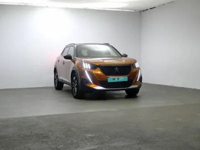 Usado Peugeot 2008 GT-line 130 CV (95 kW) 2020 Naranja SUV