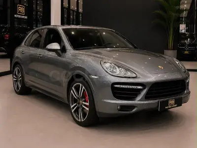 Usado Porsche Cayenne Turbo 520 CV (382 kW) 2014 Gris / plata SUV