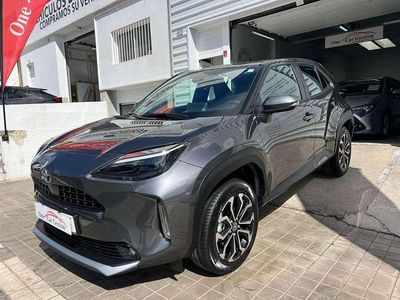 Usado Toyota Yaris Cross Style 116 CV (85 kW) 2024 Gris SUV